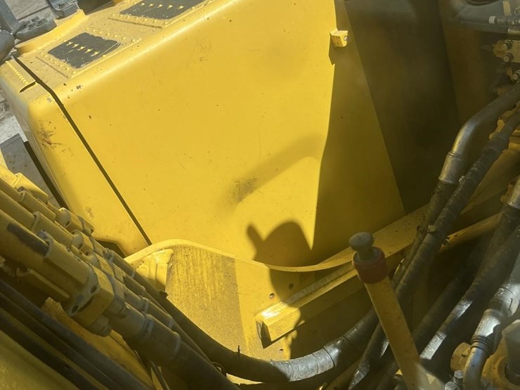 2018-komatsu-pc210-lc-11-image-25