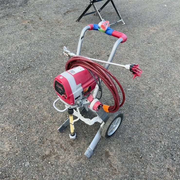 TITAN ADVANTAGE 200 AIRLESS PAINT SPRAYER