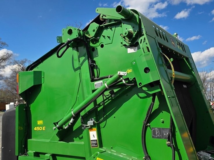 2020-john-deere-450e-image-16