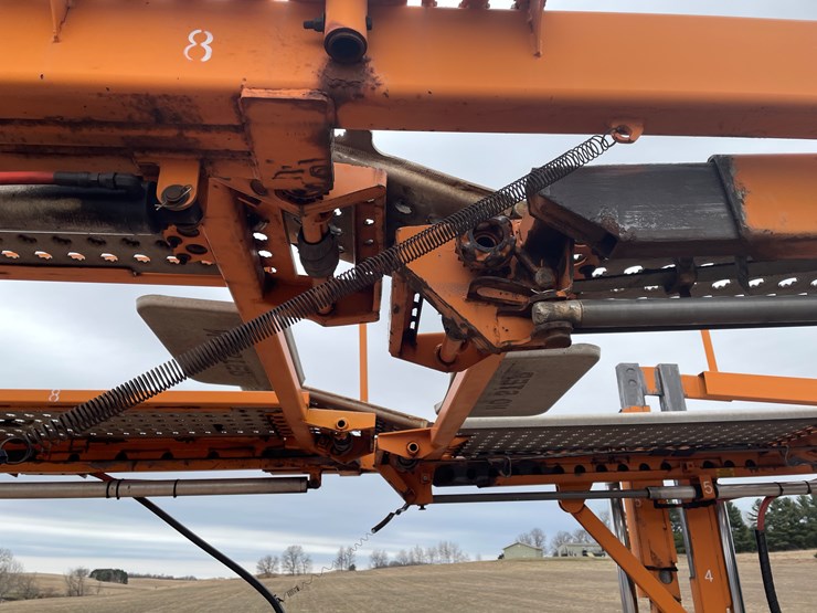 #110-•-2014-volvo-car-hauler-semi-and-trailer-(has-wi-title)-image-22