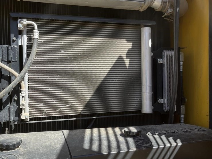 2018-komatsu-pc210-lc-11-image-19