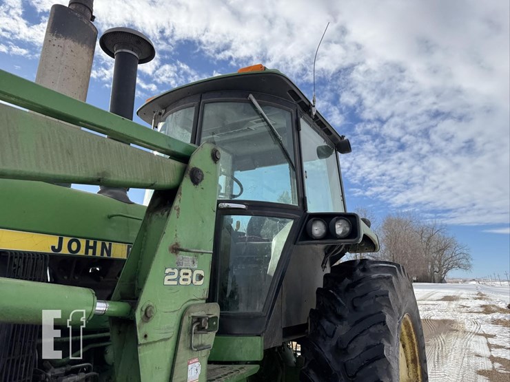 1987-john-deere-4250-image-34