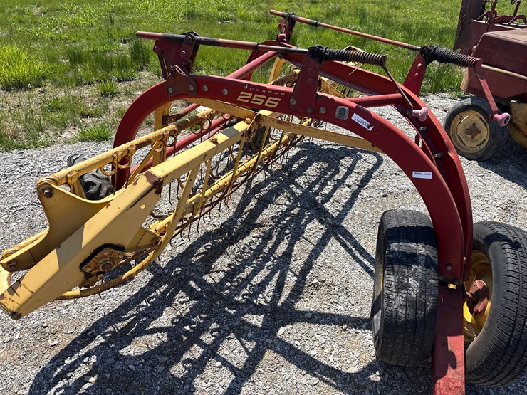 new-holland-256-image-1