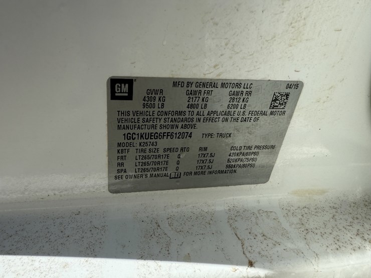 2015-chevrolet-silverado-2500hd-image-16