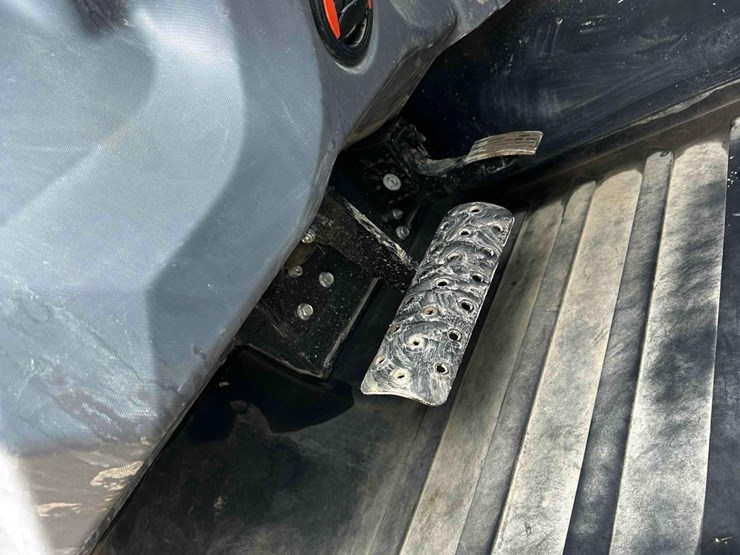 2022-bobcat-tl619-image-19