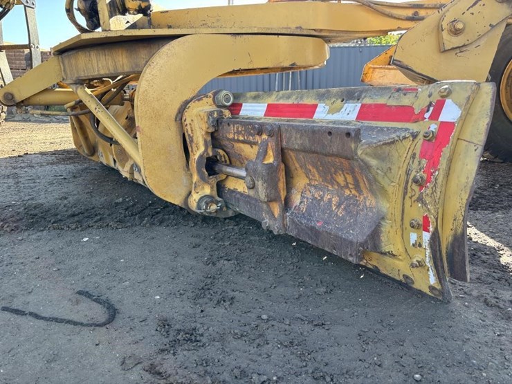 caterpillar-143h-image-26