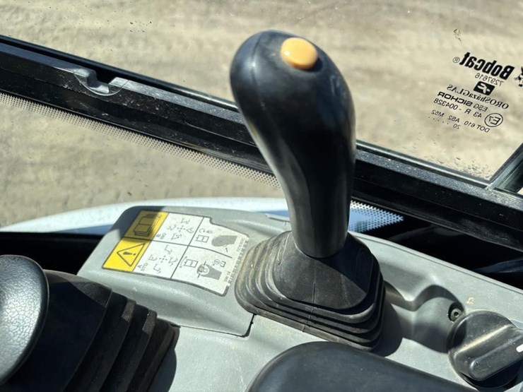 2020-bobcat-e26-image-33