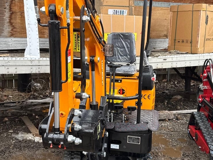 new-vicsec-co-mini-excavator-model-vc16p-image-2