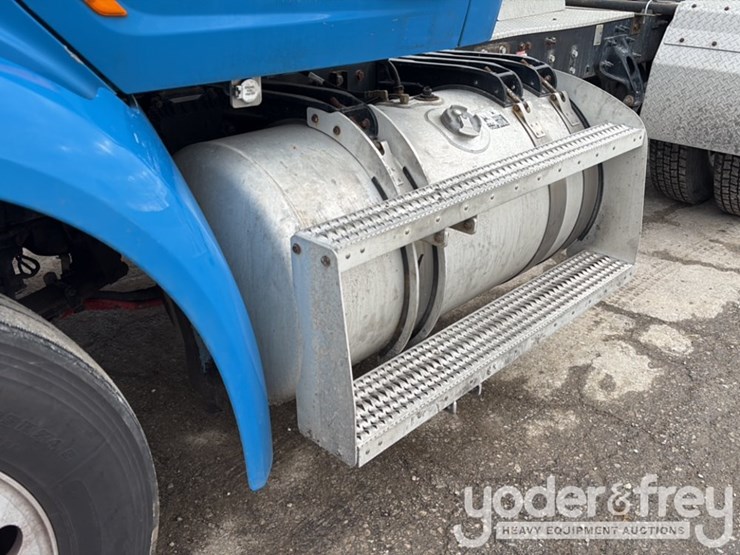 2018-peterbilt-579-image-69