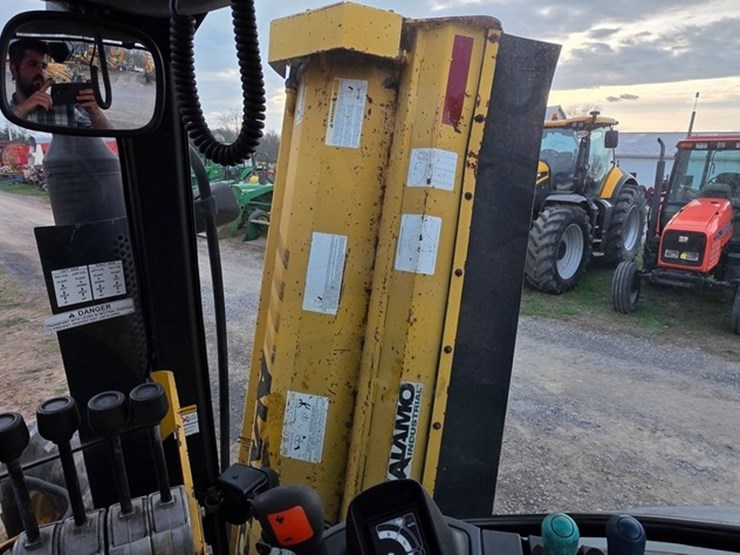 2006-new-holland-ts135a-image-76