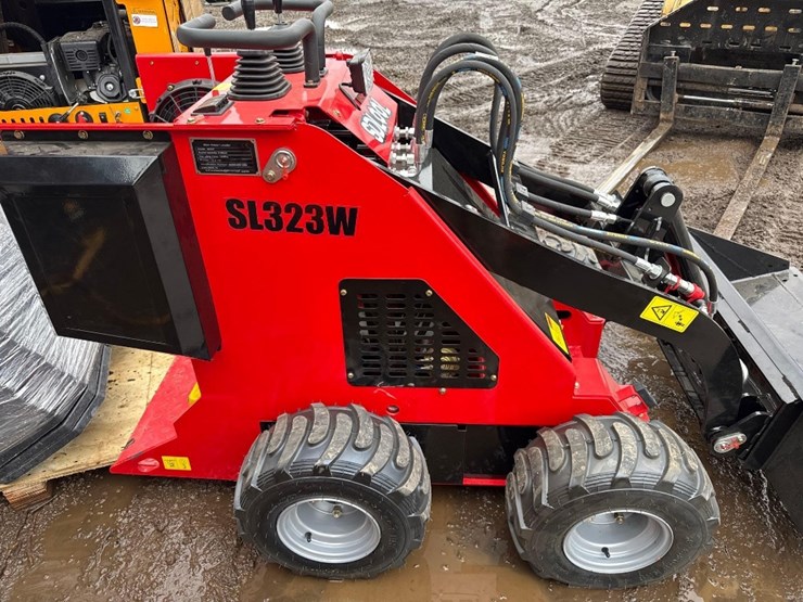 new-sdlool-co-stand-on-mini-skidloader-model-sl323w-image-2