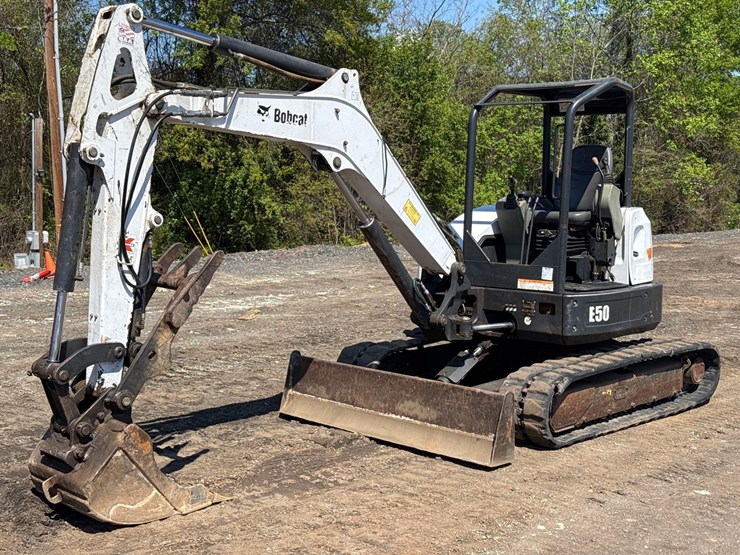 2012-bobcat-e50-image-1