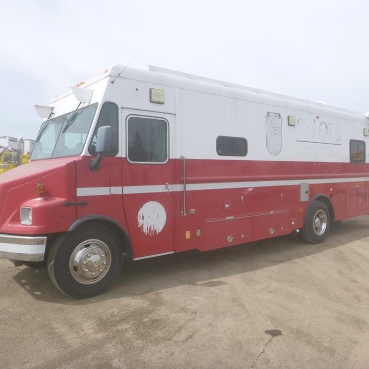 2005 FREIGHTLINER MT55