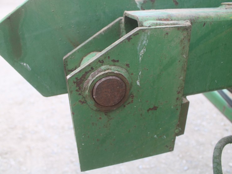john-deere-220-image-21