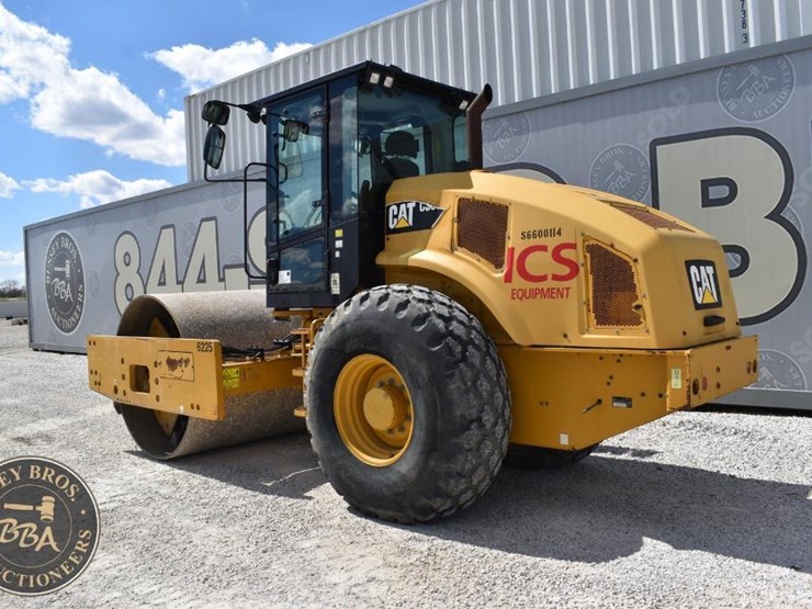 2015-caterpillar-cs66b-image-7