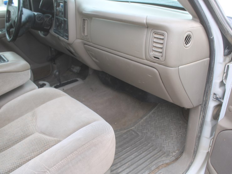 2005-chevrolet-2500-image-21