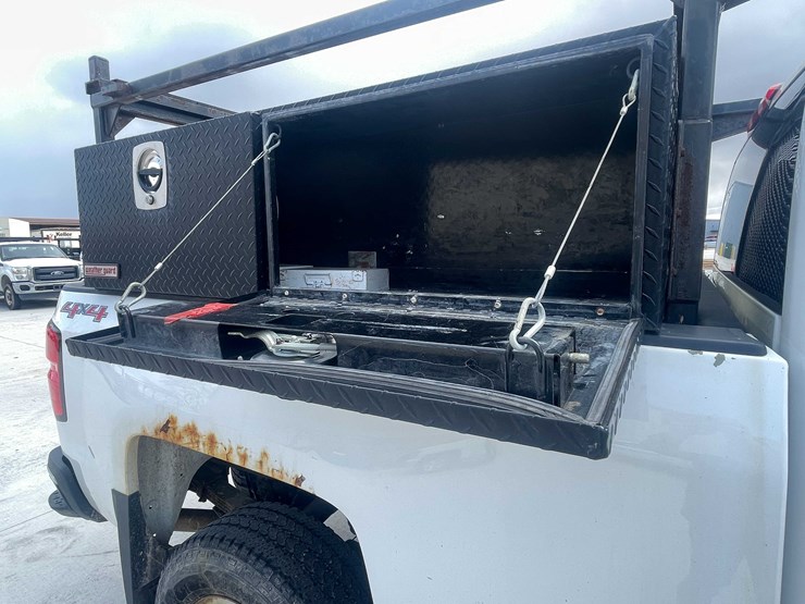 2015-chevrolet-2500-image-33