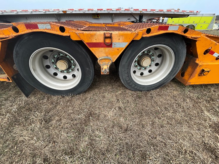 #155-•-2005-delavan-semi-truck-auto-hauler-trailer-(delay-in-title)-image-30