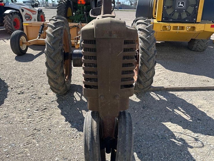 john-deere-b-image-2