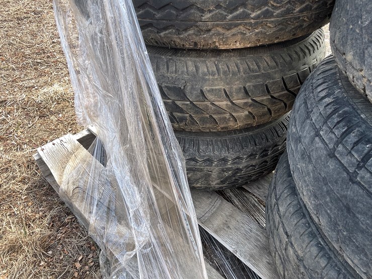 #10701-•-(8)-14.5"-trailer-house-tires-on-rims-image-6