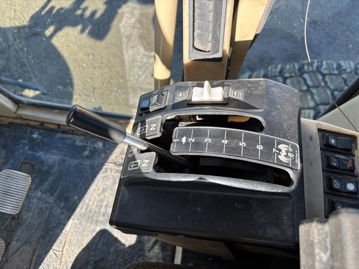 caterpillar-143h-image-52