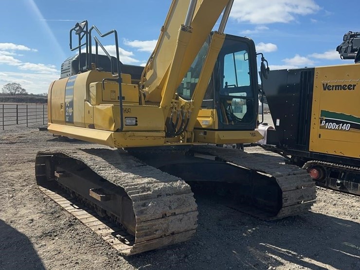 2018-komatsu-pc210-lc-11-image-3