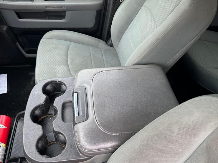 2018-ram-3500-slt-image-21