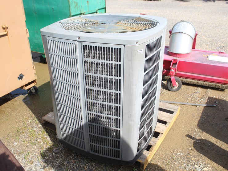 #8075-•-burkhardt-outside-ac-unit-image-1