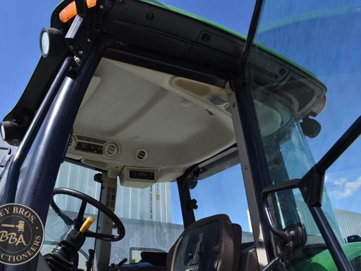 2014-john-deere-6140d-image-39