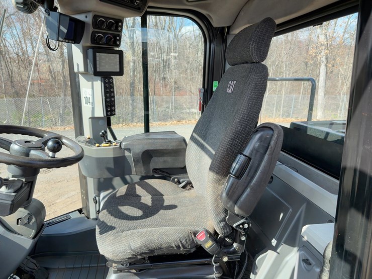 2017-caterpillar-950m-image-28