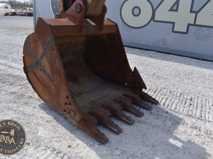 2013-komatsu-pc360-lc-10-image-24