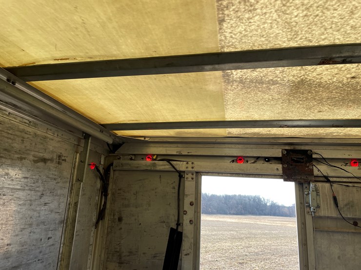 #164-•-2005-freightliner-box-truck-(has-wi-title)-image-29