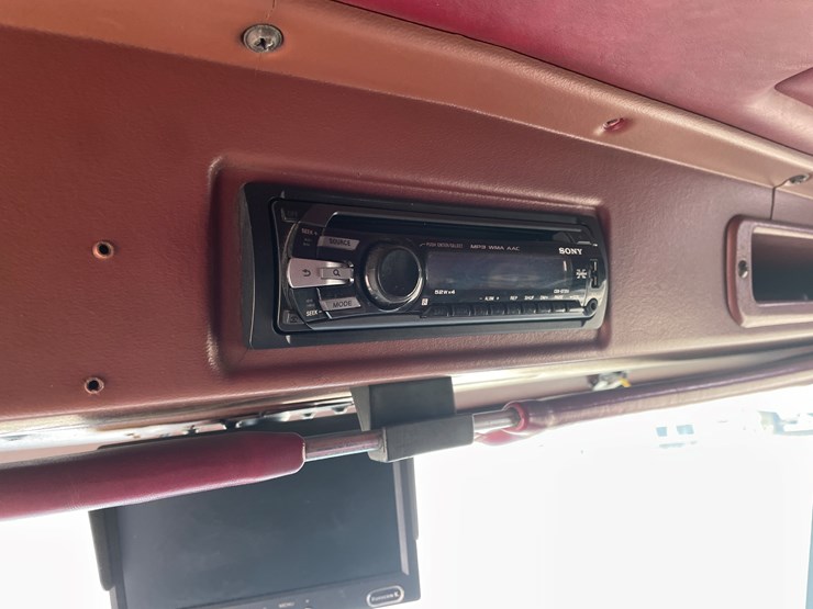 1989-peterbilt-379-image-104