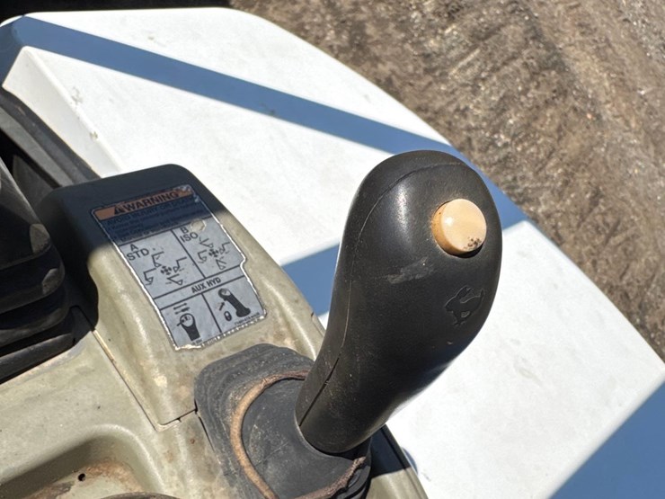 2012-bobcat-e50-image-25