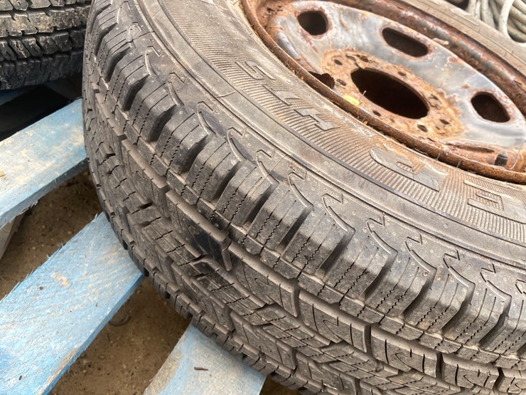 #3927-•-(6)-spare-rims-and-tires-image-6