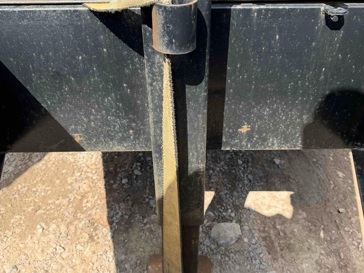 20-ton-tag-along-equipment-trailer-image-7