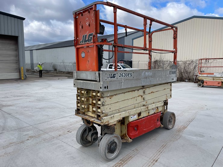 2008-jlg-2630es-image-5