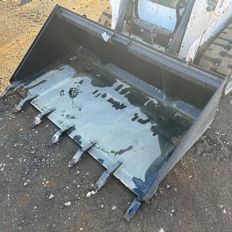 Wildcat 74" Skid Steer High Capacity Tooth Bucket
