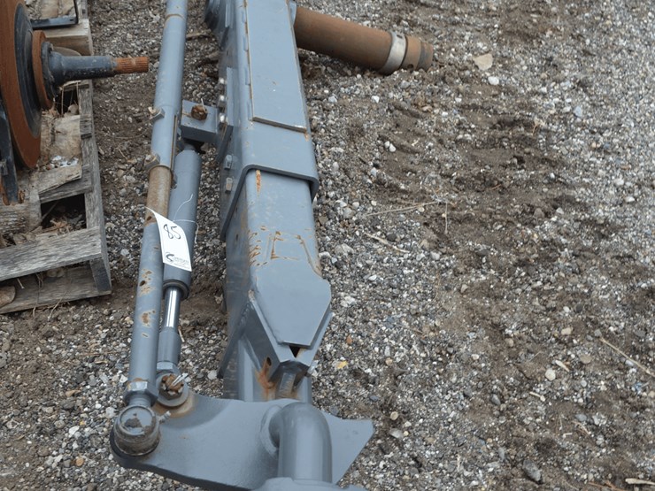 gleaner-combine-rear-axle-image-1