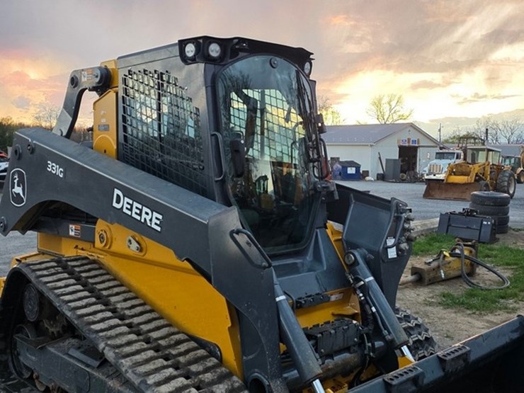 2023-deere-331g-image-7