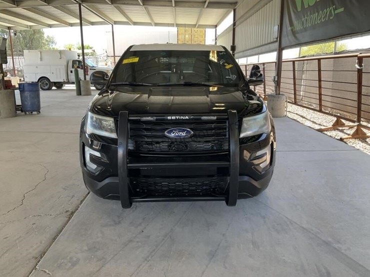 2017-ford-explorer-image-3