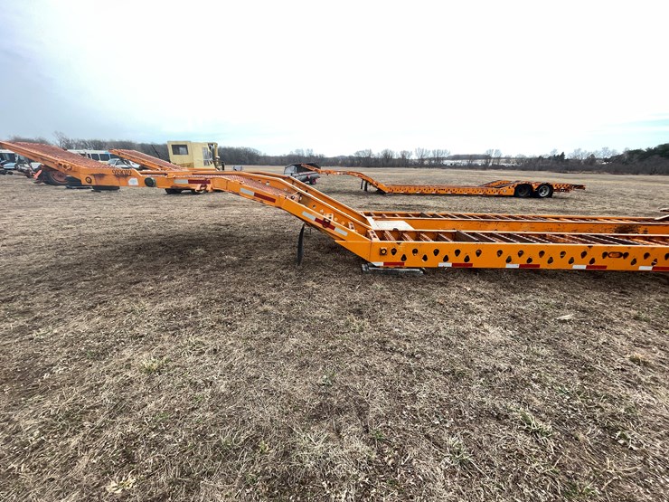 #155-•-2005-delavan-semi-truck-auto-hauler-trailer-(delay-in-title)-image-13