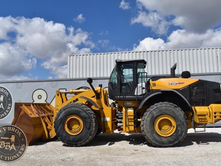 2015-kawasaki-95z7-image-5