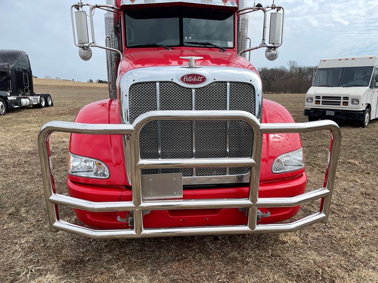 2008-peterbilt-386-image-13