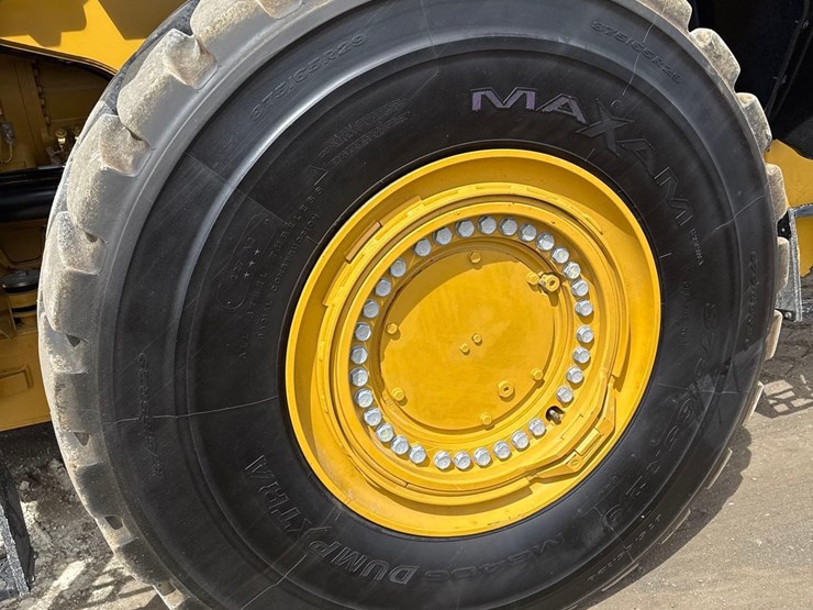 2022-caterpillar-982m-image-23