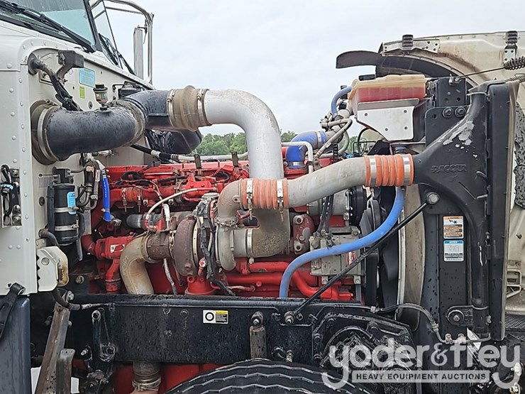 2014-peterbilt-579-image-27