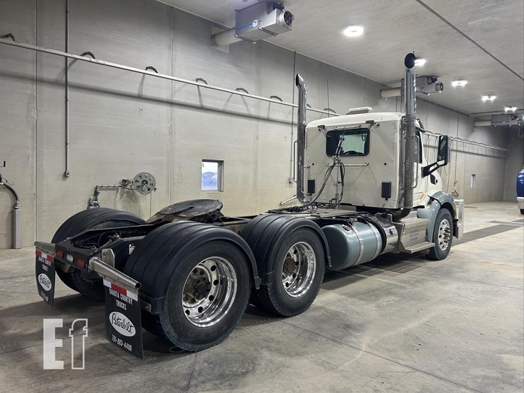 2016-peterbilt-579-image-5
