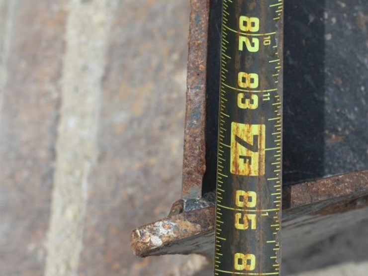 2021-deere-85g-image-30