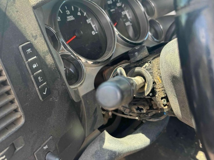 2008-chevrolet-silverado-2500-image-11