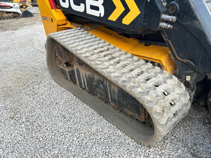 2021-jcb-3ts-8t-image-13